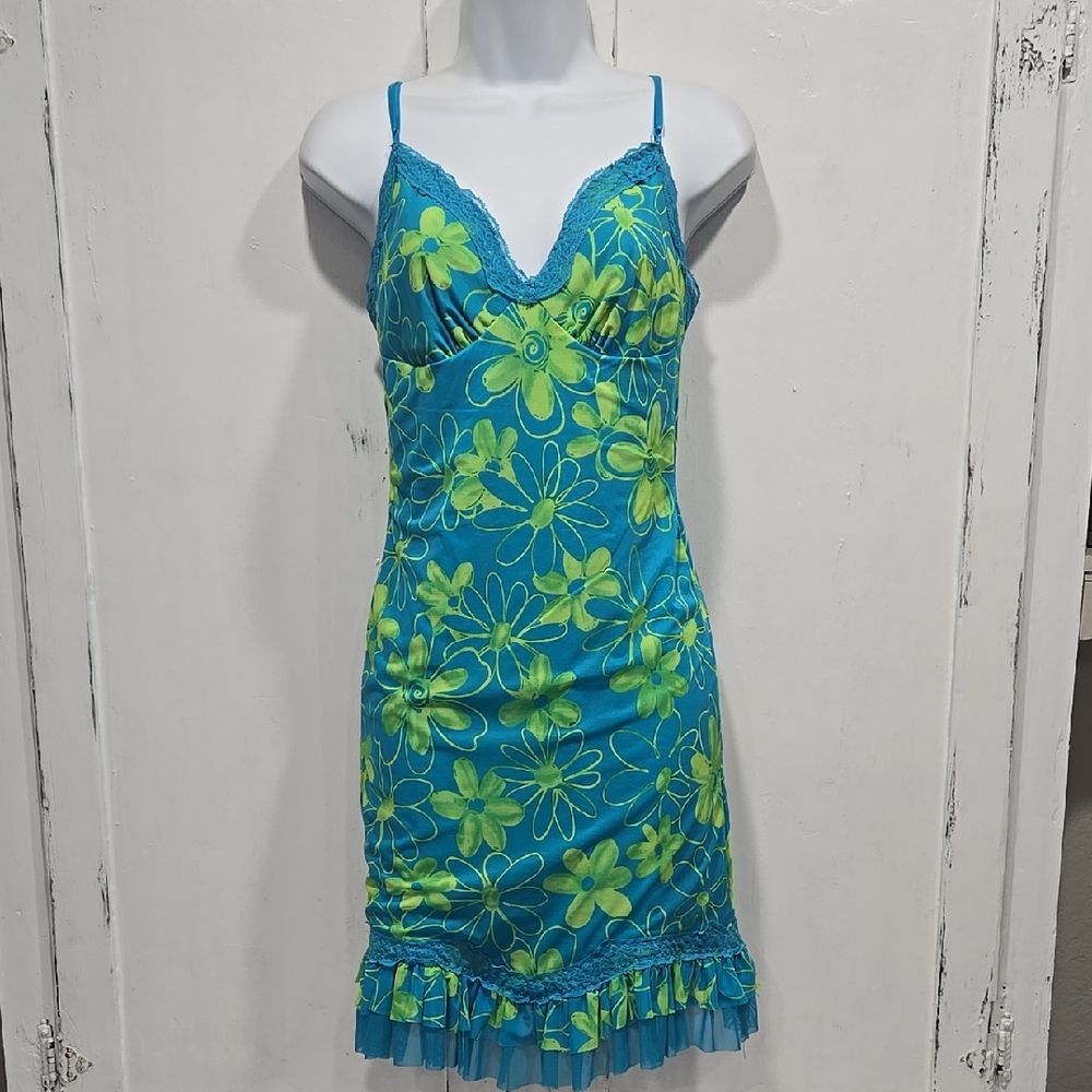 VINTAGE TRASHY LINGERIE SIZE LARGE.   #6954